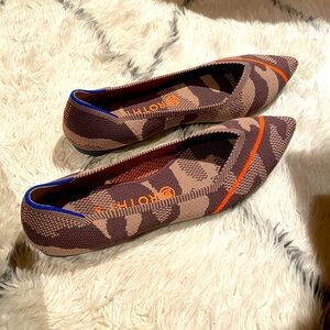 Rothy’s point flats in taupe camo size 10.5
